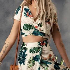 SHEIN Floral Print Crop top